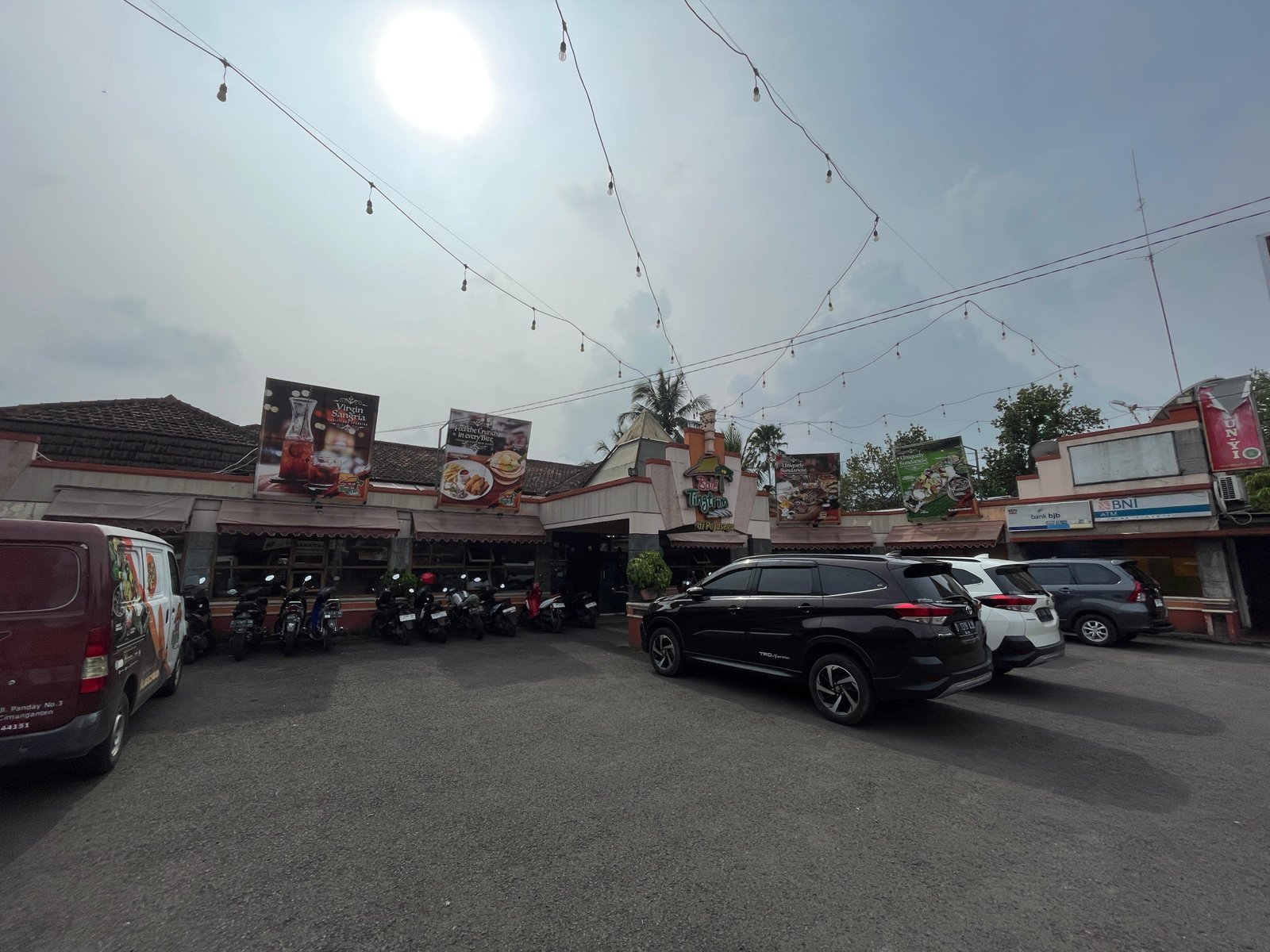 halaman-parkir-bale-tingtrim